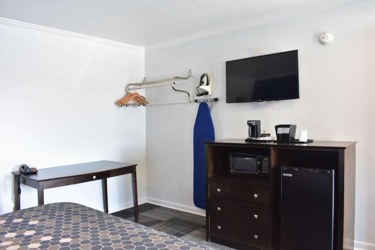 Swainsboro Rodeway Inn מראה חיצוני תמונה