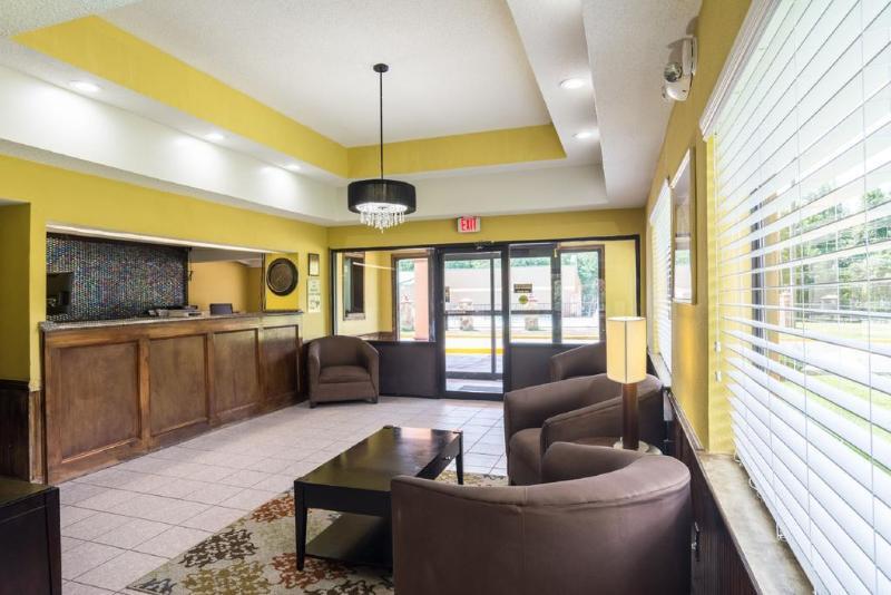 Swainsboro Rodeway Inn מראה חיצוני תמונה