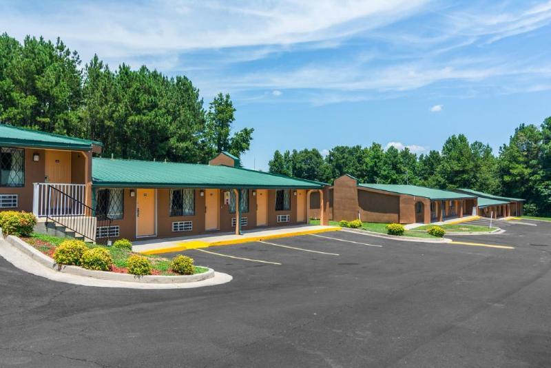 Swainsboro Rodeway Inn מראה חיצוני תמונה