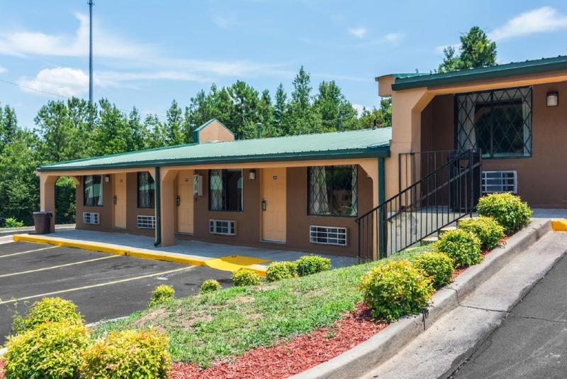 Swainsboro Rodeway Inn מראה חיצוני תמונה