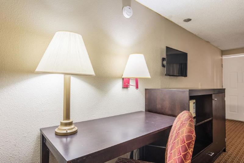 Swainsboro Rodeway Inn מראה חיצוני תמונה
