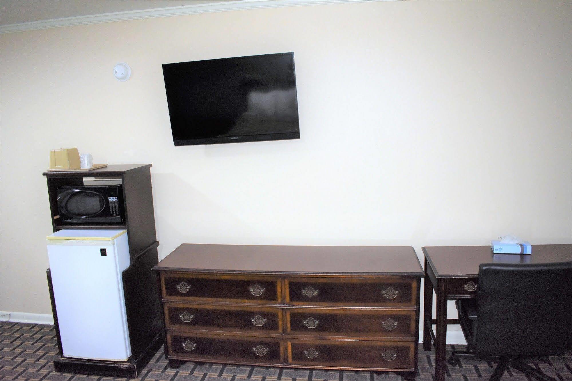 Swainsboro Rodeway Inn מראה חיצוני תמונה