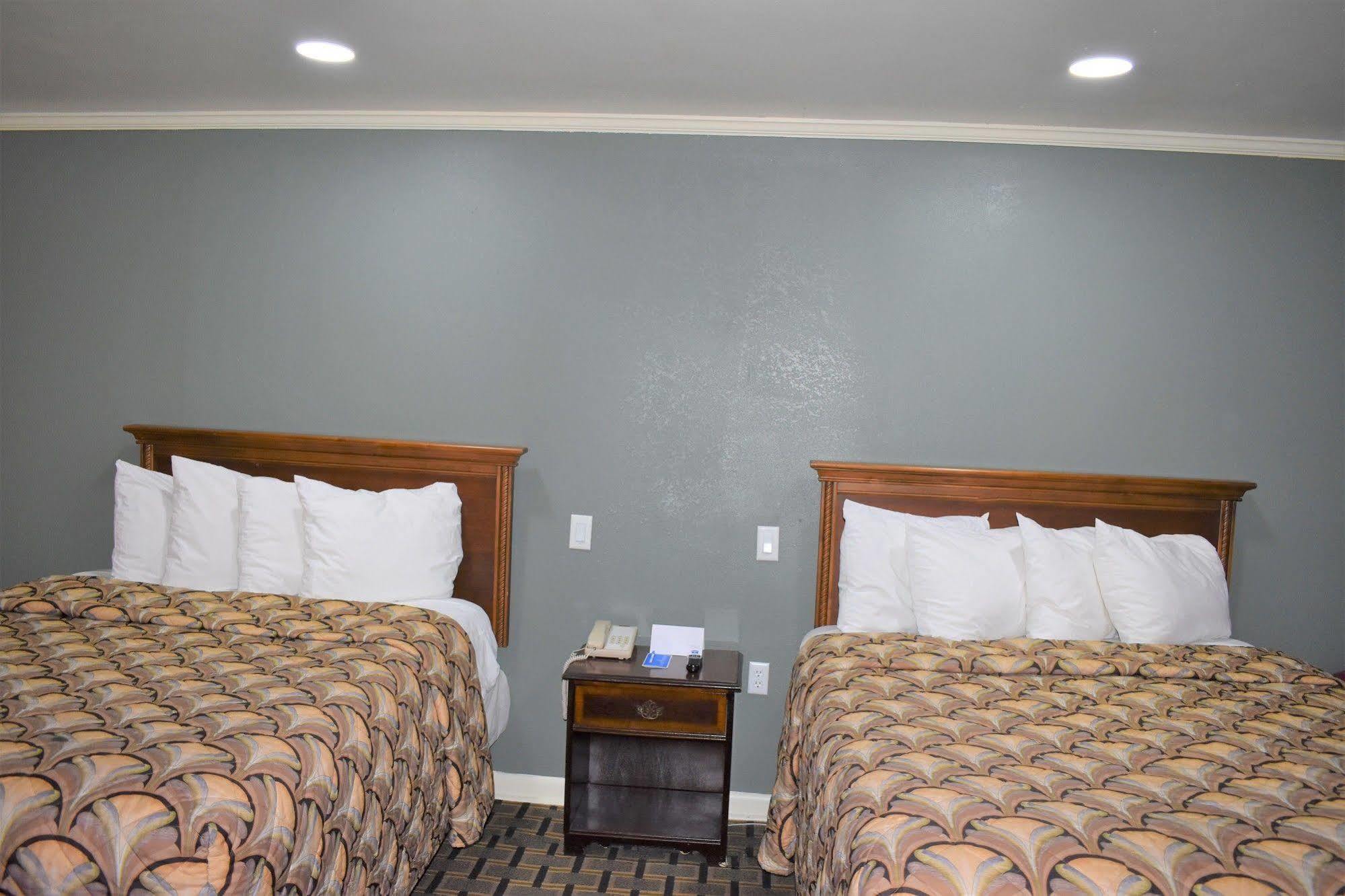Swainsboro Rodeway Inn מראה חיצוני תמונה