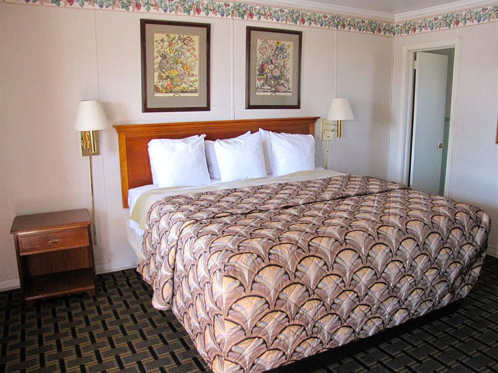 Swainsboro Rodeway Inn מראה חיצוני תמונה