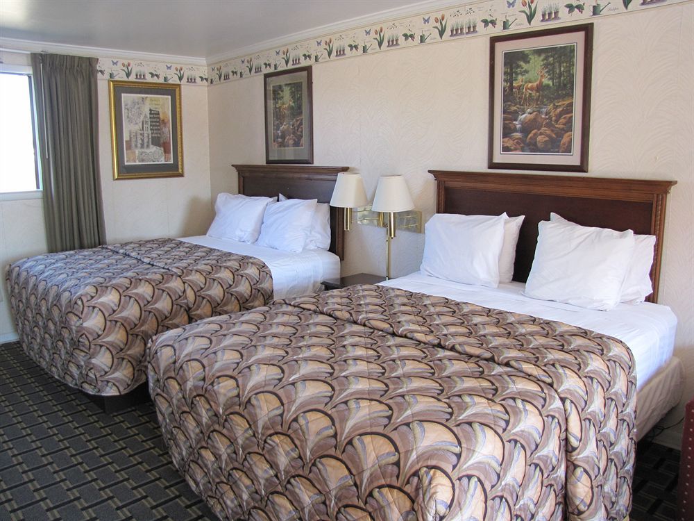 Swainsboro Rodeway Inn מראה חיצוני תמונה