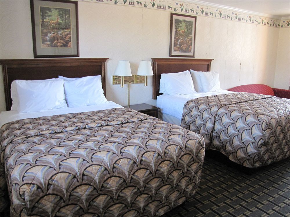 Swainsboro Rodeway Inn מראה חיצוני תמונה
